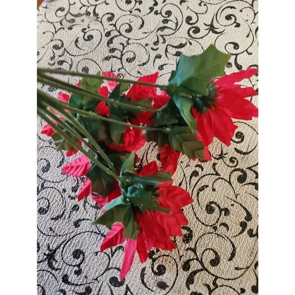 19 Bundles of Faux Poinsettas